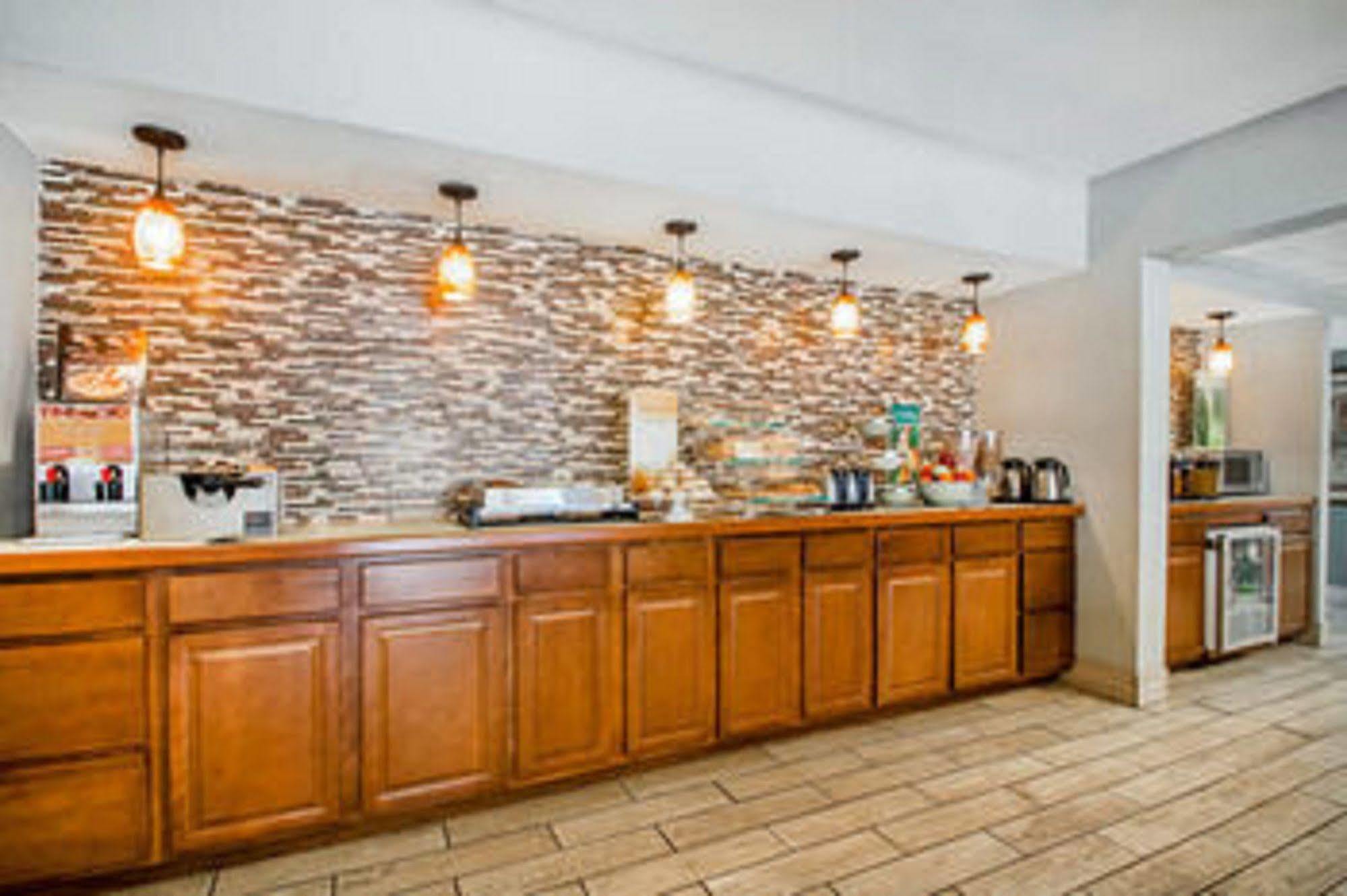 Quality Inn Us65 & E Battlefield Rd سبرينغفيلد المظهر الخارجي الصورة